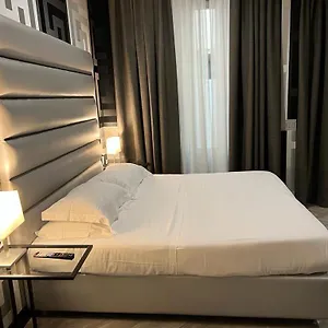 3* Hotel The One